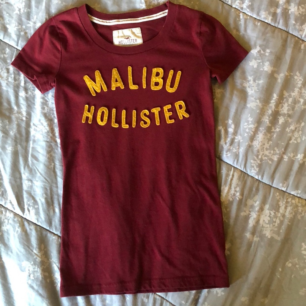 Hollister tee. xs.